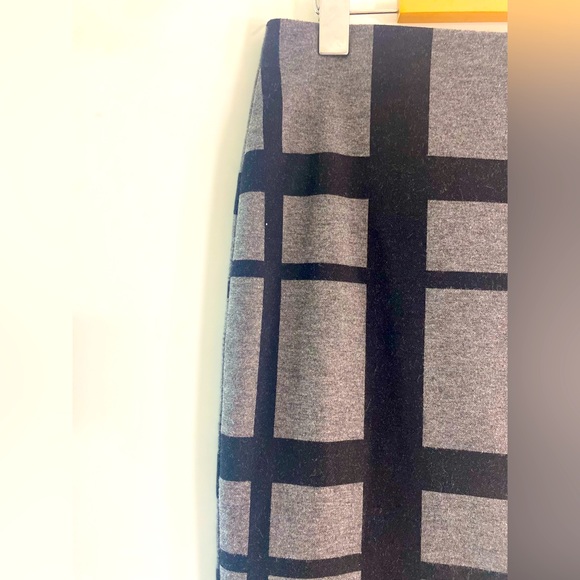 Jules & Leopold Pencil Skirt - Picture 2 of 8